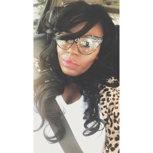 Meet your Posher, Dana